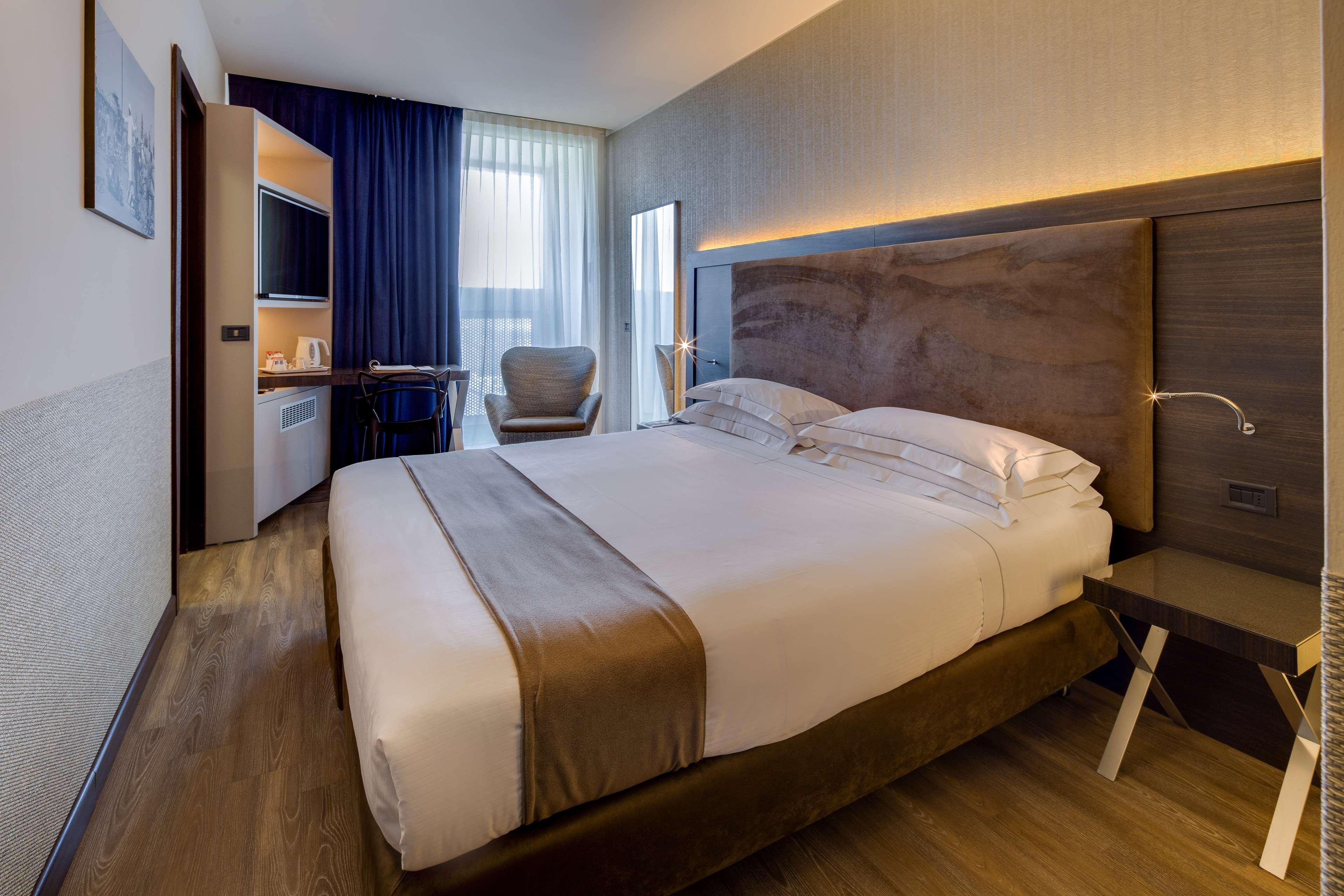 Best Western Plus Hotel Farnese Парма Екстериор снимка