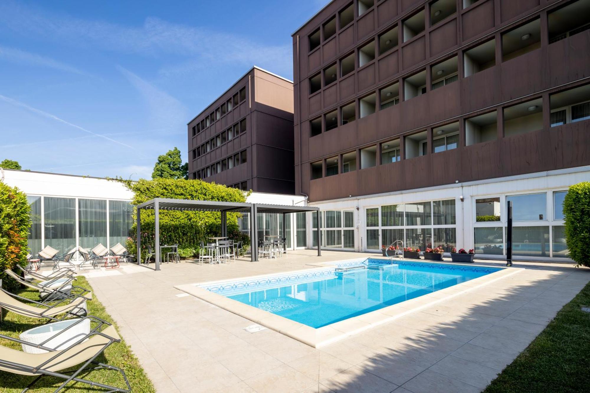 Best Western Plus Hotel Farnese Парма Екстериор снимка