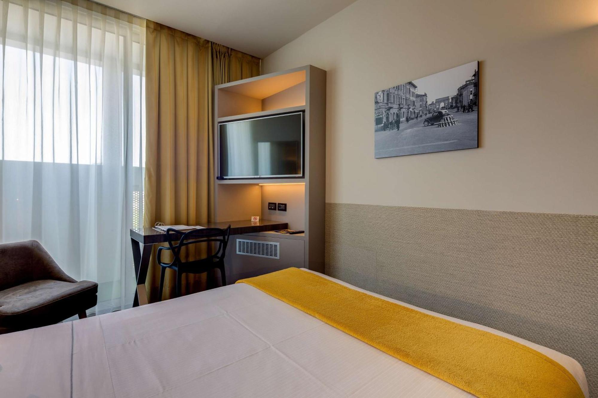 Best Western Plus Hotel Farnese Парма Екстериор снимка